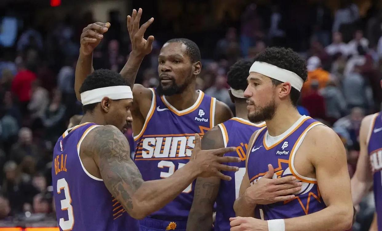 开云赛事集团-关于里程碑夜！菲尼克斯太阳强势反弹，NBA常规赛今晚刷纪录，气氛紧张，年轻球员得到机会的信息