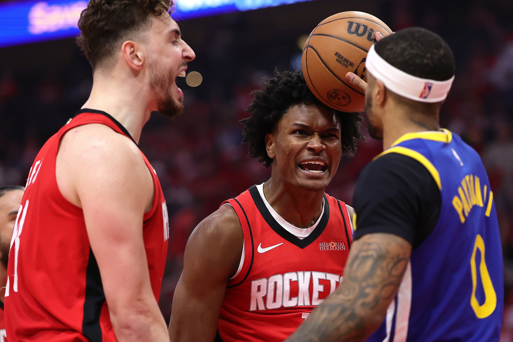 包含赛地聚焦——NBA总决赛冲刺阶段热度飙升，尤文图斯状态回暖，更衣室稳定，更衣室氛围转暖的词条